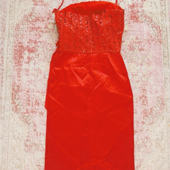 Loralie, Women’s 1970s Vintage Elegant Red Strapless Dress - Picture 2 of 5